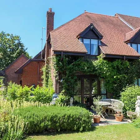 A Magical Countryside Retreat Villa New Alresford Exterior photo