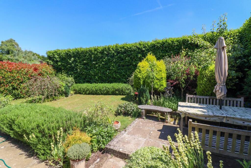 A Magical Countryside Retreat New Alresford