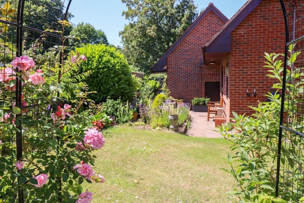 A Magical Countryside Retreat New Alresford