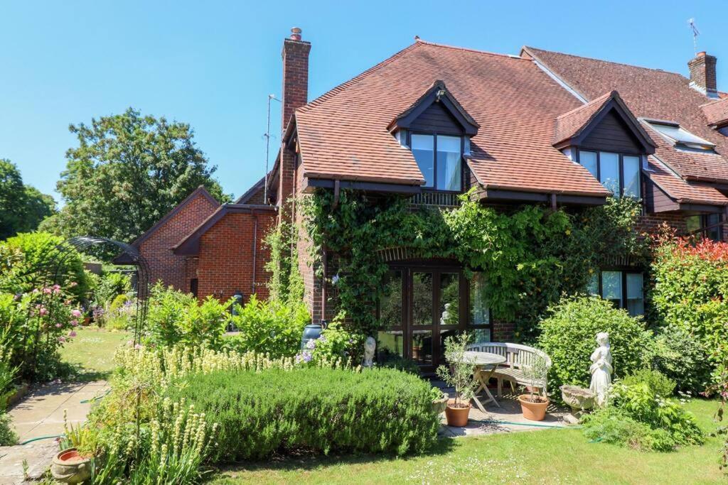 A Magical Countryside Retreat Holiday home